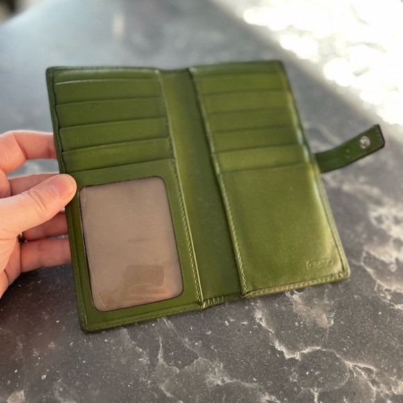 Coach Green and Brown signature wallet timeless luxury brat summer - Picture 3 of 6